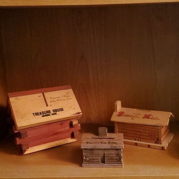 Set of three vintage cedar wooden Bank bundle - Picture 1 of 7